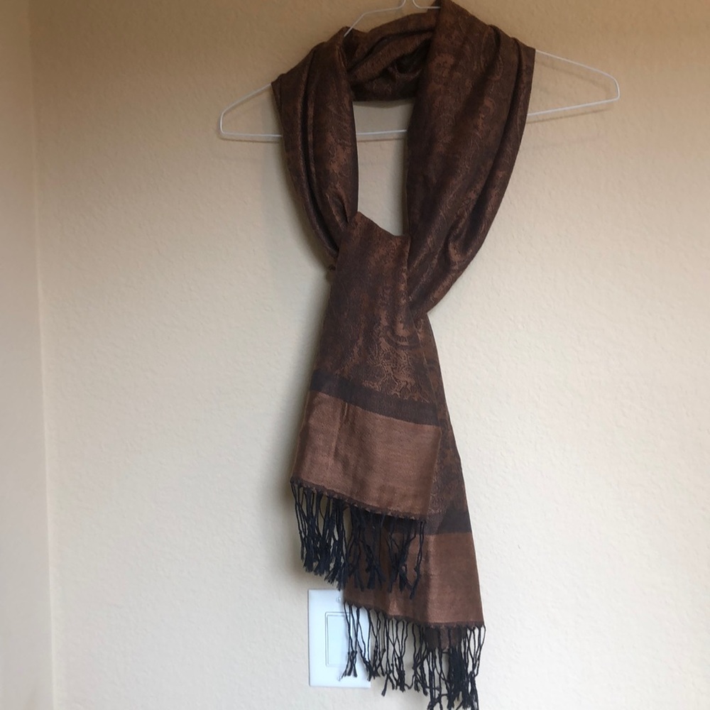 Charm’s copper and black scarf